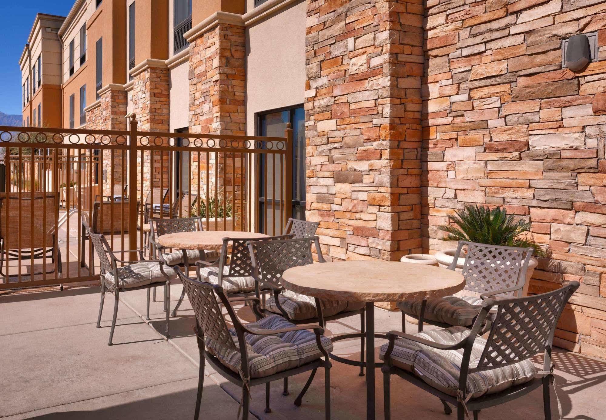 Springhill Suites Thatcher Exterior photo